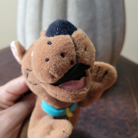 Vintage 2000 Scooby Doo Laying Down Plush Warner Brothers Cartoon Network - Picture 4 of 9